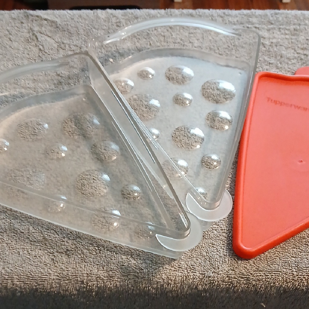 Tupperware Red Pizza Slice Container - Picture 3 of 3